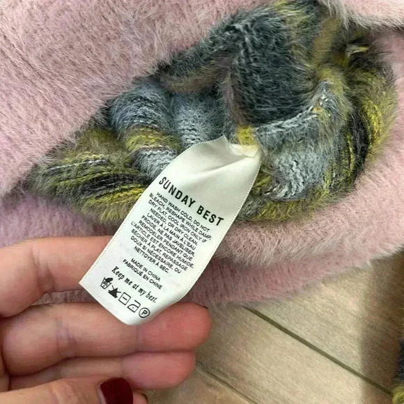 Aritzia Sunday Best Kitten V-Neck Cropped Sweater Sz XS - Picture 6 of 8